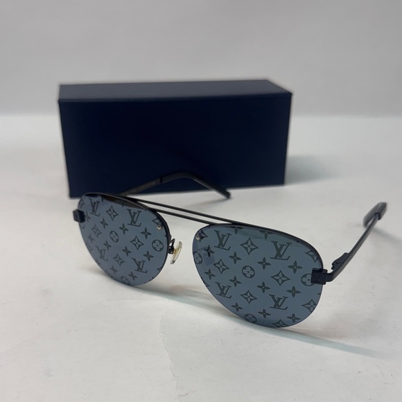 Like New Designer LV Monogram Sunglasses Men’s Louis Vuitton GLASSES - Picture 1 of 6